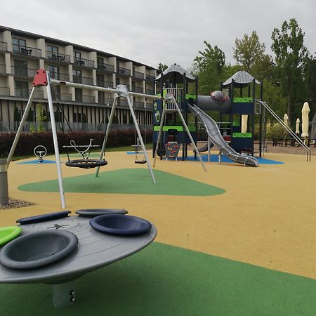 Holiday Inn Resort Warsaw Jozefow By Ihg Kültér fotó