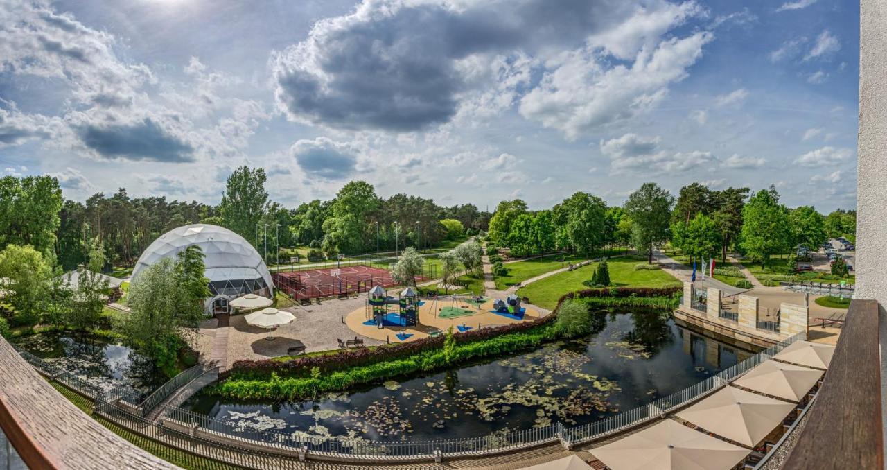 Holiday Inn Resort Warsaw Jozefow By Ihg Kültér fotó