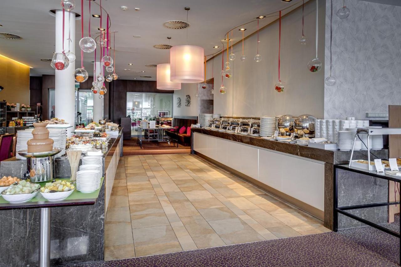 Holiday Inn Resort Warsaw Jozefow By Ihg Kültér fotó