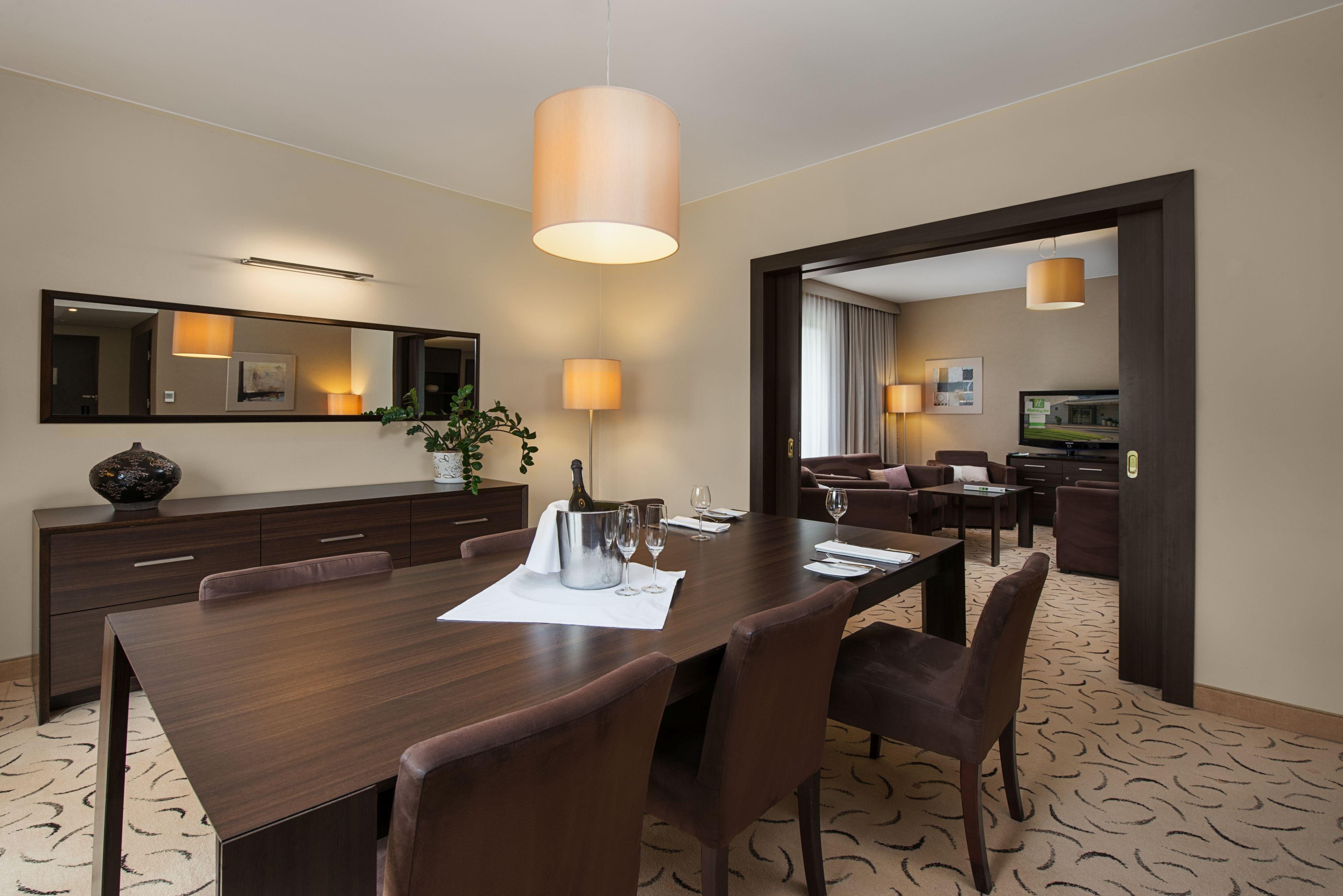 Holiday Inn Resort Warsaw Jozefow By Ihg Kültér fotó