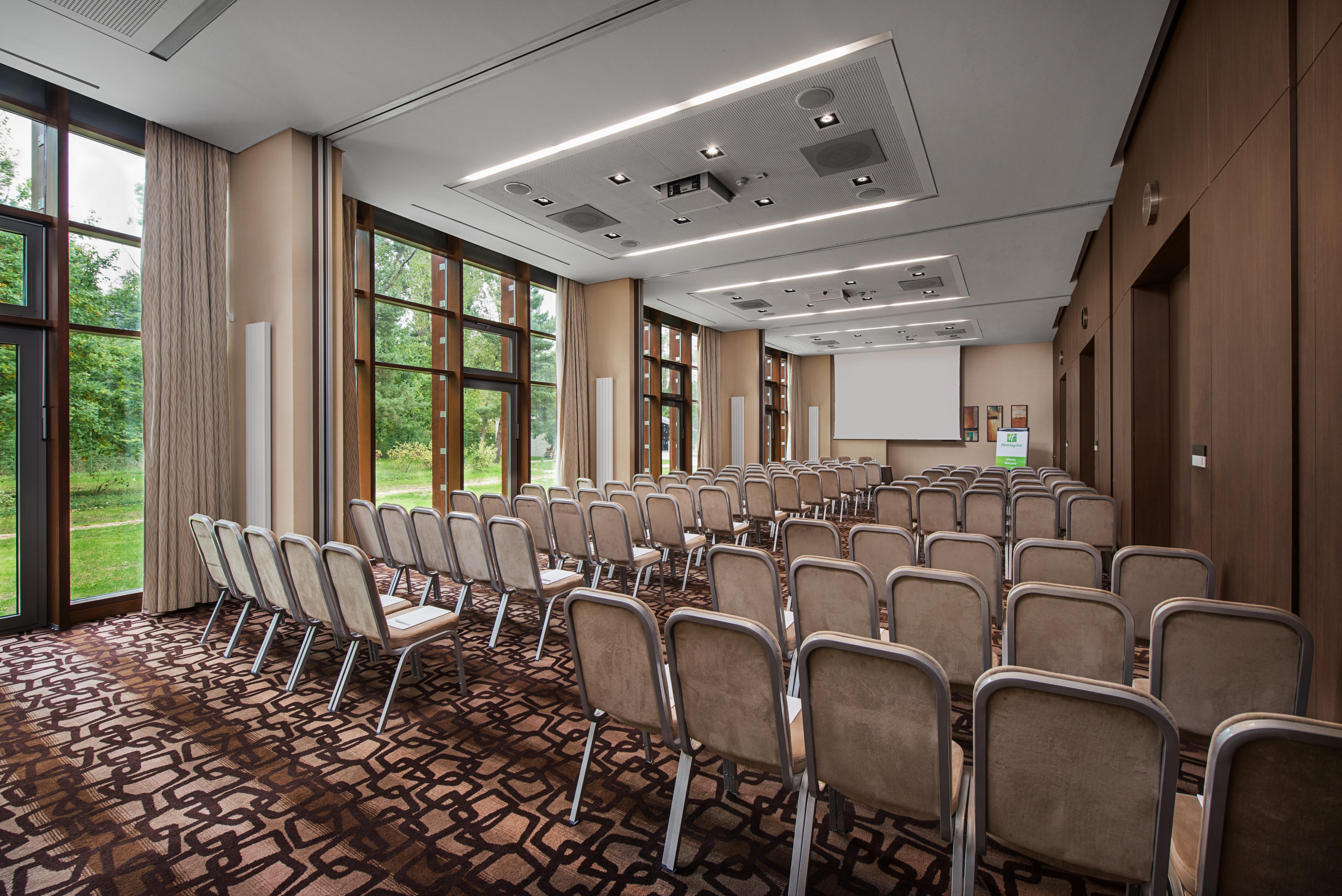 Holiday Inn Resort Warsaw Jozefow By Ihg Kültér fotó